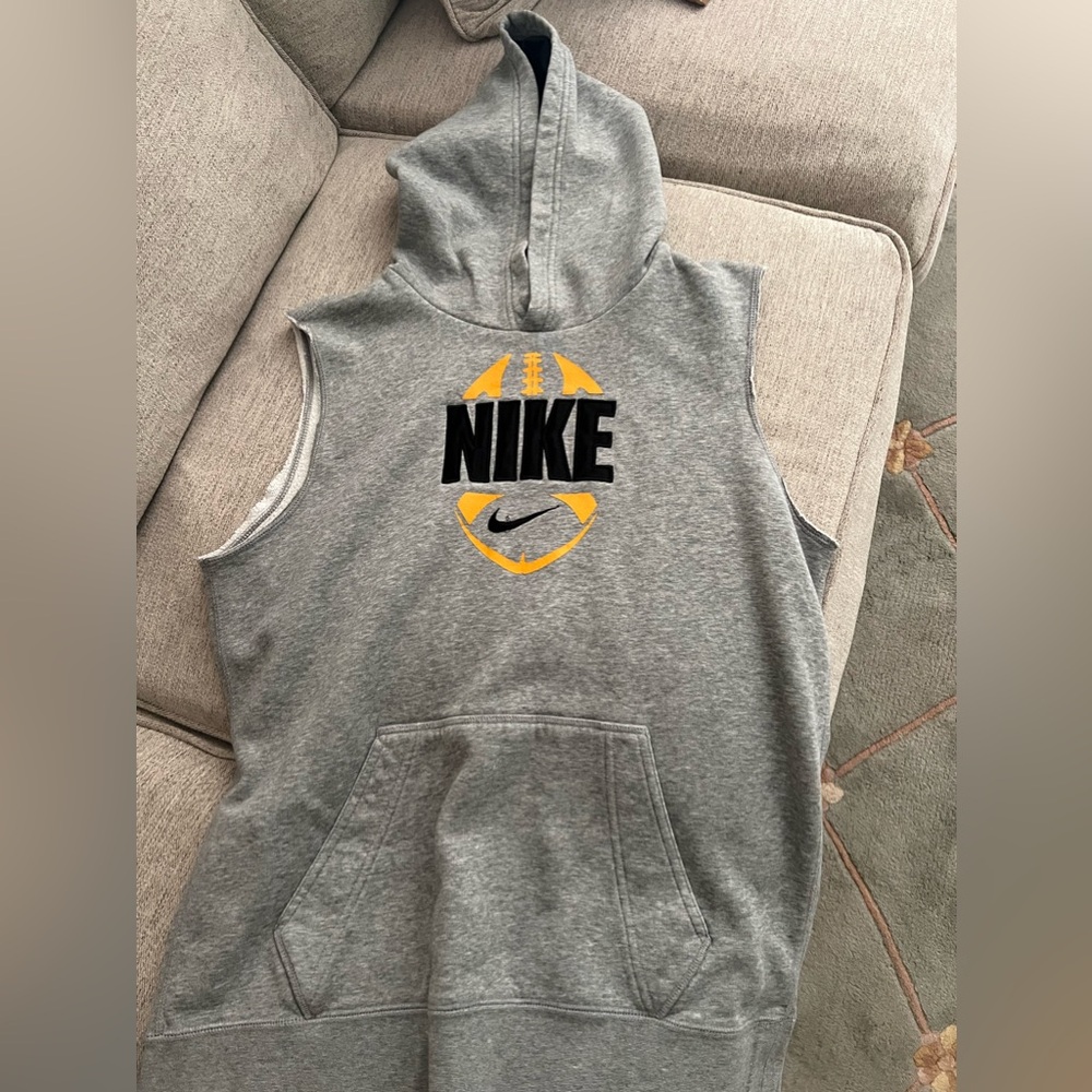 Nike sleeveless sweatshirt